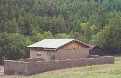 The finished adobe cantina at New Abreu, circa 1990